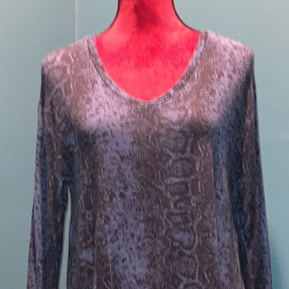 Skinny Girl  Blue and Black Top Size Small - Picture 2 of 10